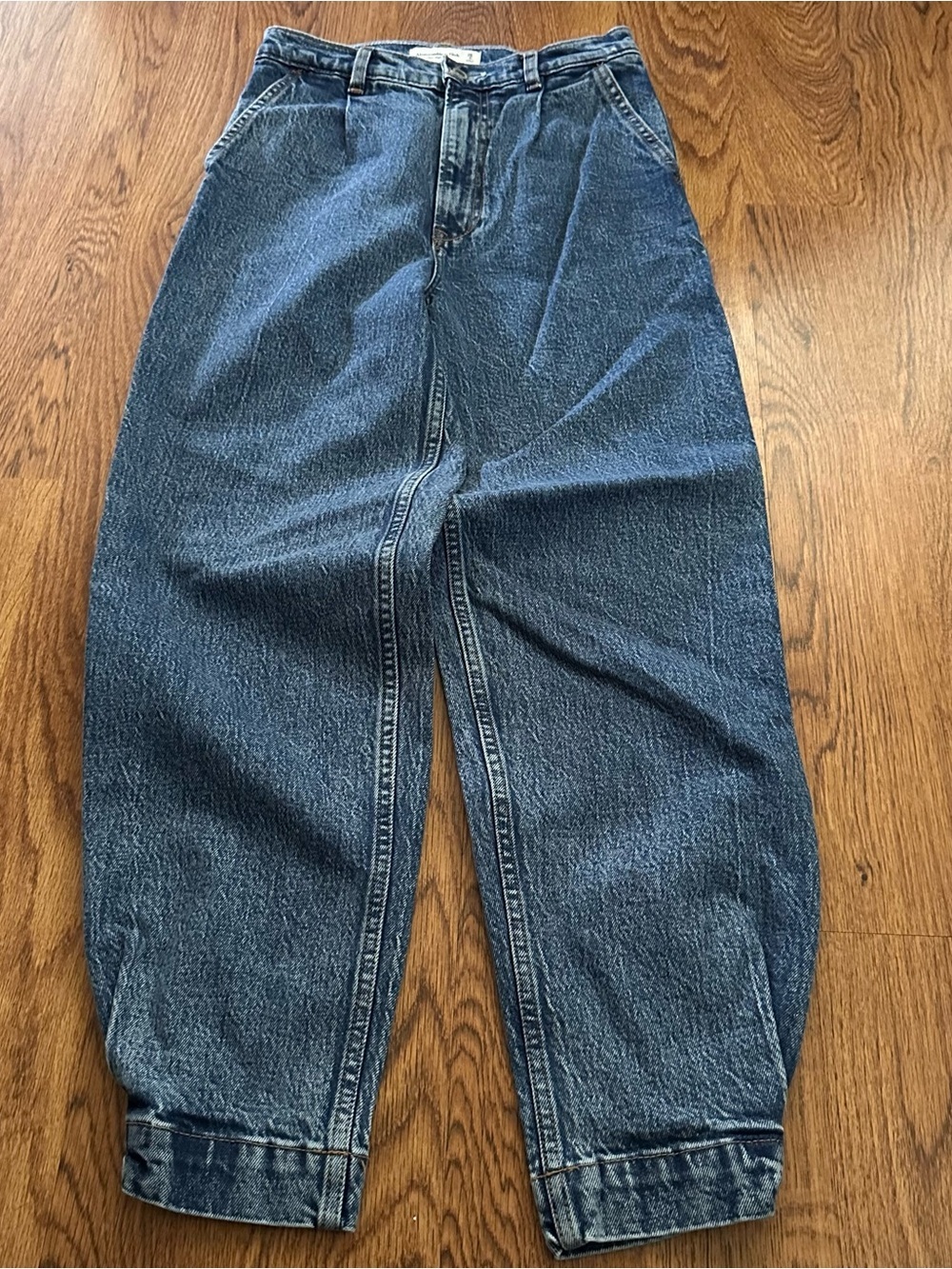 Abercrombie & Fitch Relaxed Dark Blue Denim Jeans size 26 2R ultra high rise